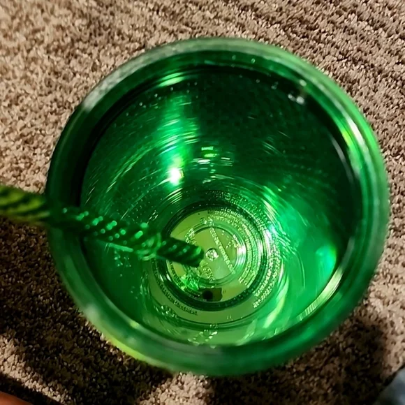 NWOT Starbucks tumbler green 16 oz. Holiday cup with screw on top. - Picture 5 of 6